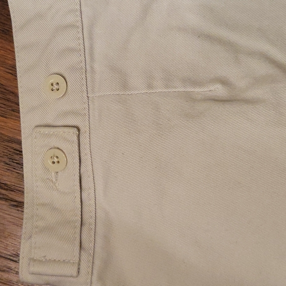 Old Navy khaki shorts - Picture 3 of 6